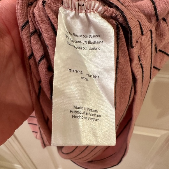 Motherhood Maternity Size M Blush Nude Pink Ruched Soft Jersey Knit Tunic Top - Picture 9 of 10